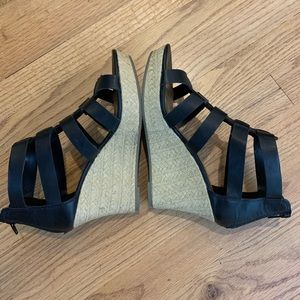 Brash Black Wedges